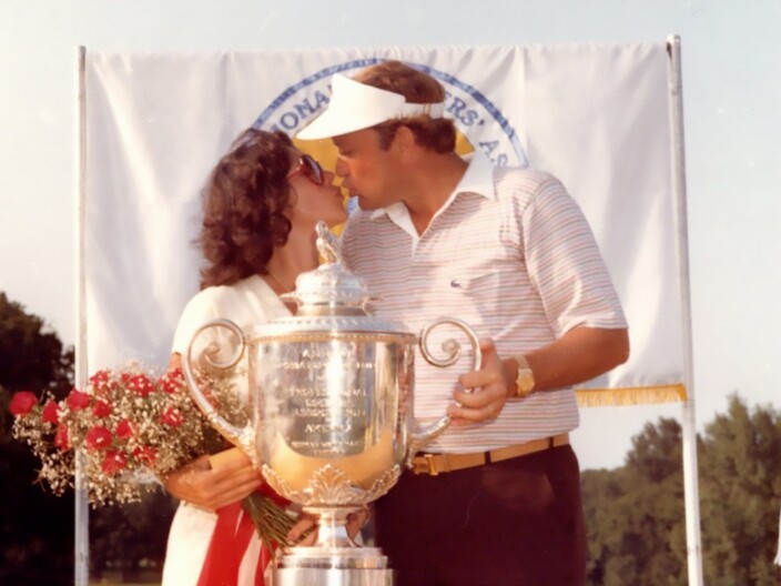 Raymond & Maria Floyd with the Wanamaker Trophy